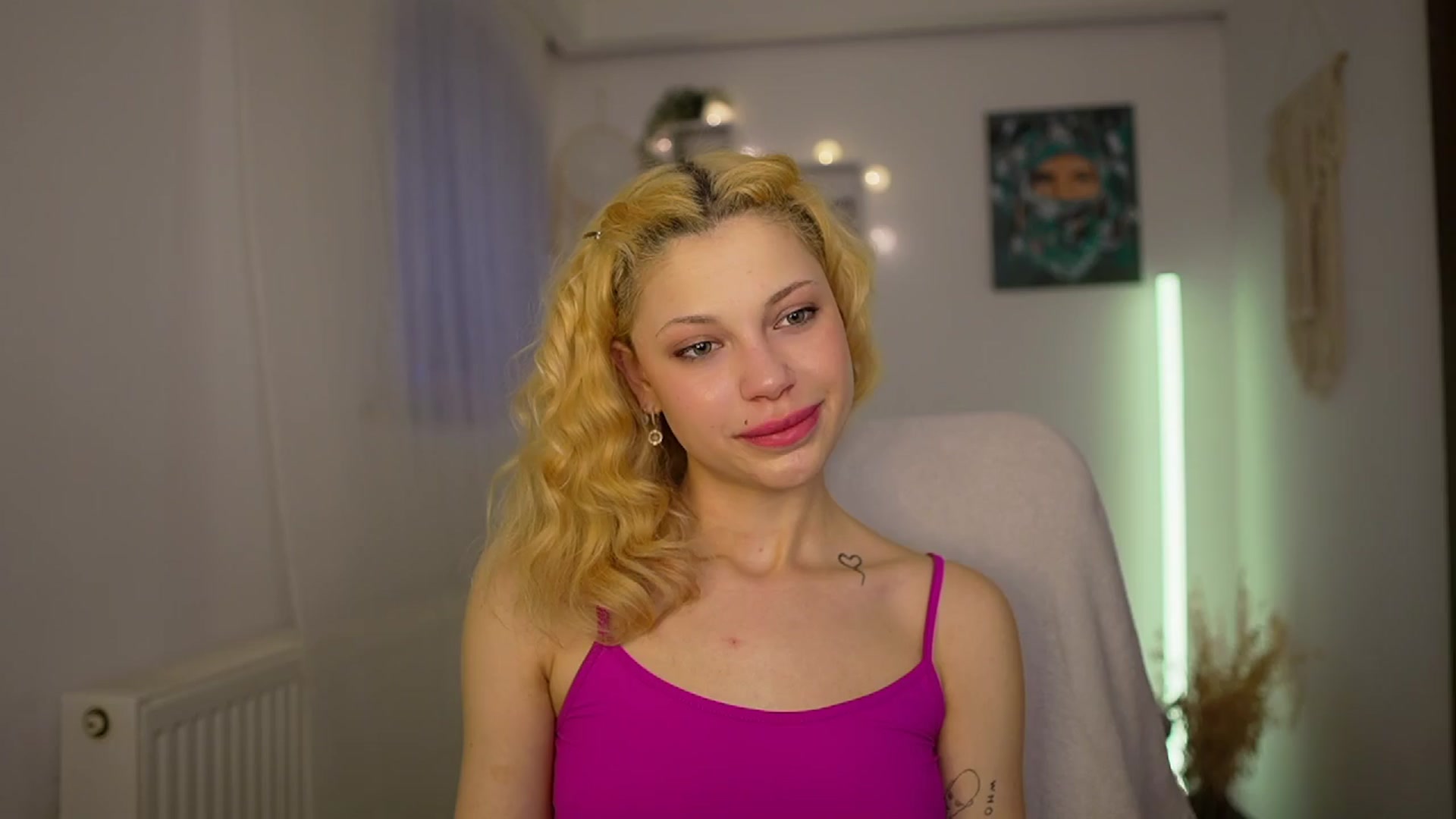Gallery image thumbnail from Riley_Steele's myfreecams stream on, 03/26/2024, 17:05 image 13 of 20
