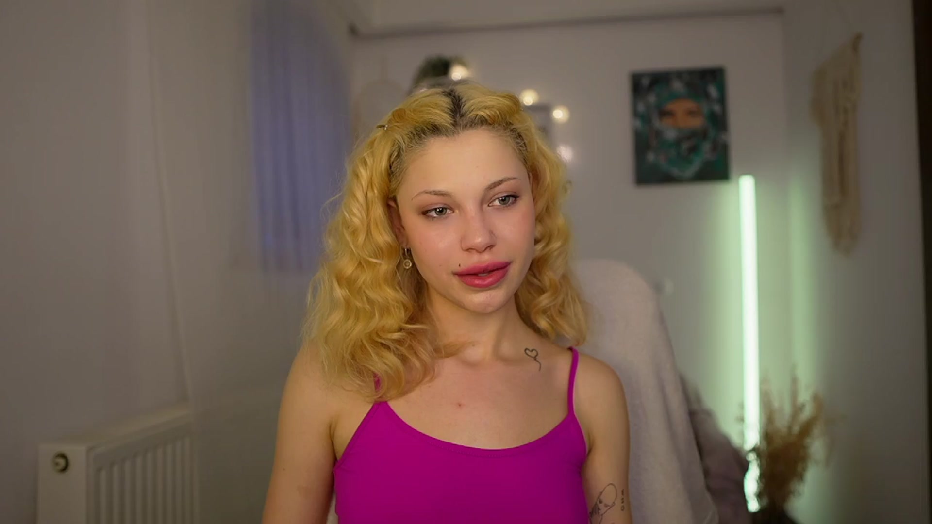 Gallery image thumbnail from Riley_Steele's myfreecams stream on, 03/26/2024, 17:05 image 10 of 20