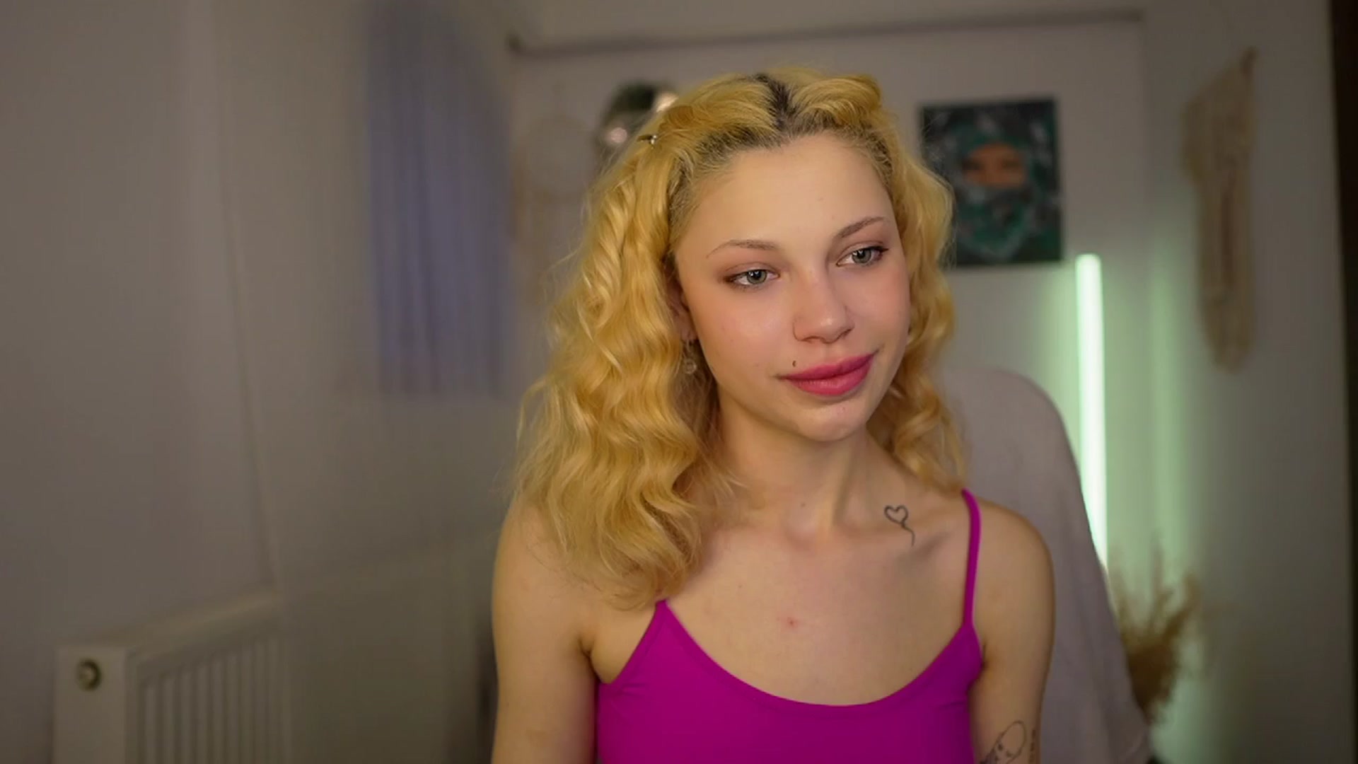 Gallery image thumbnail from Riley_Steele's myfreecams stream on, 03/26/2024, 17:05 image 20 of 20