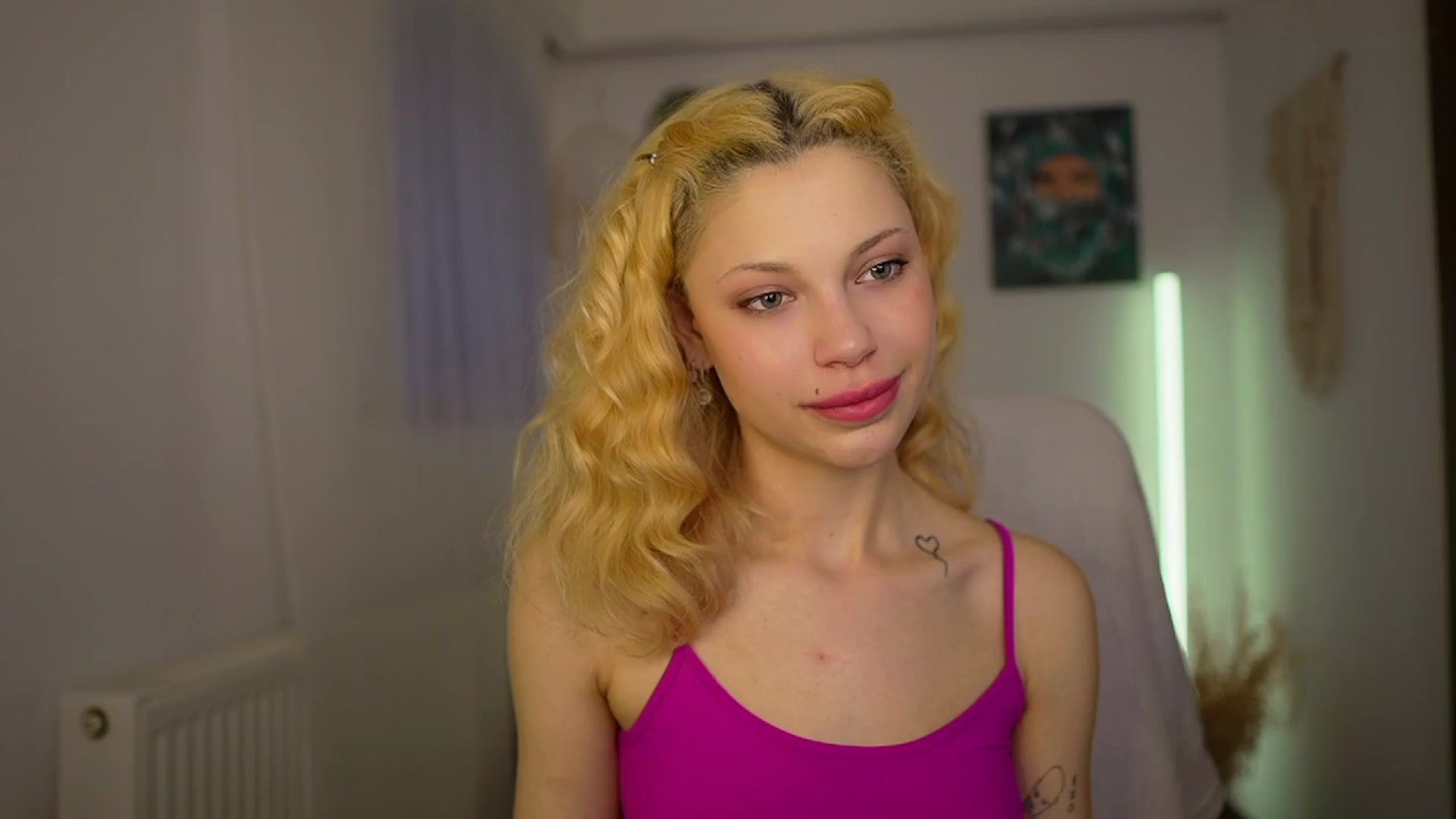 Gallery image thumbnail from Riley_Steele's myfreecams stream on, 03/26/2024, 17:05 image 19 of 20