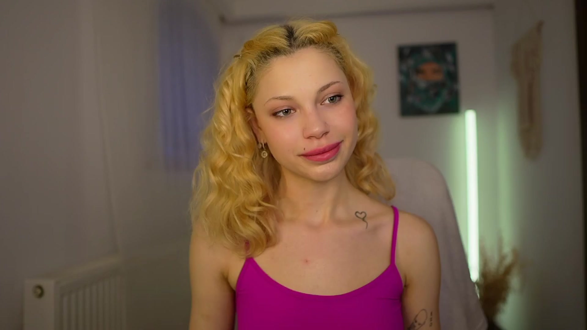 Gallery image thumbnail from Riley_Steele's myfreecams stream on, 03/26/2024, 17:05 image 9 of 20