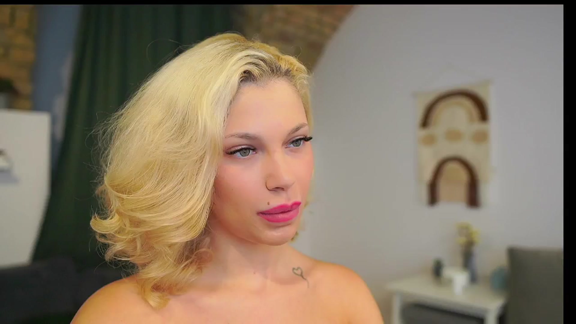 Gallery image thumbnail from Riley_Steele's myfreecams stream on, 09/10/2024, 19:38 image 15 of 20