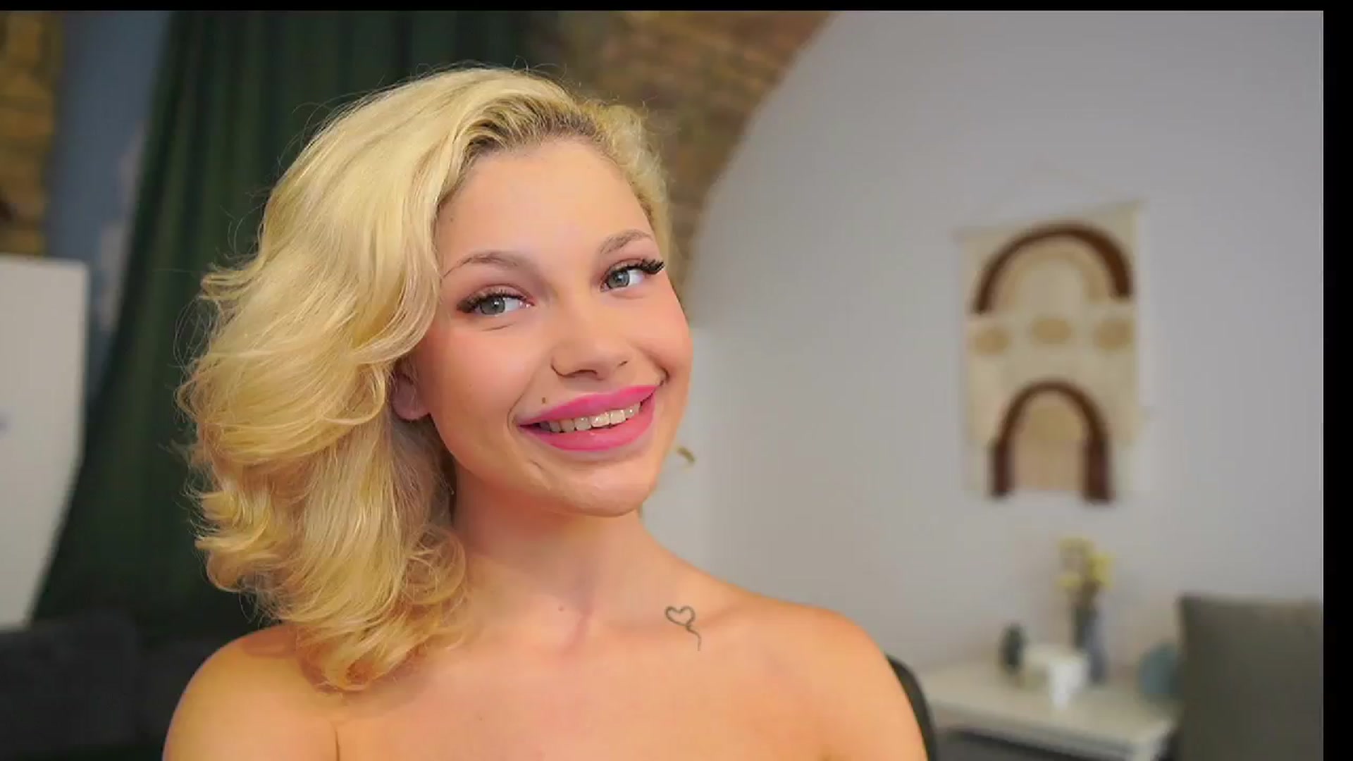 Gallery image thumbnail from Riley_Steele's myfreecams stream on, 09/10/2024, 21:29 image 5 of 20