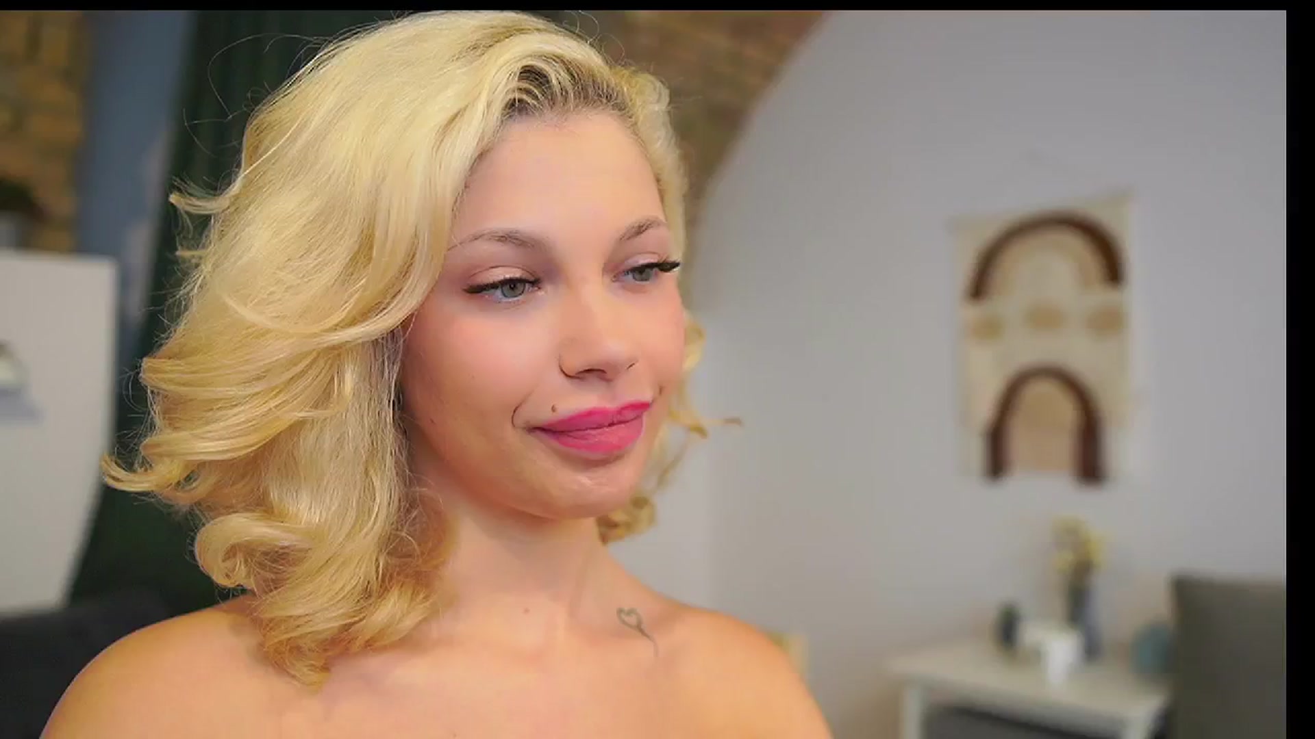 Gallery image thumbnail from Riley_Steele's myfreecams stream on, 09/10/2024, 21:29 image 10 of 20