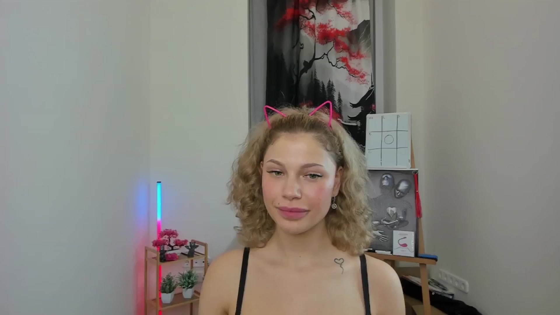 Gallery image thumbnail from Riley_Steele's myfreecams stream on, 10/12/2024, 22:45 image 1 of 20