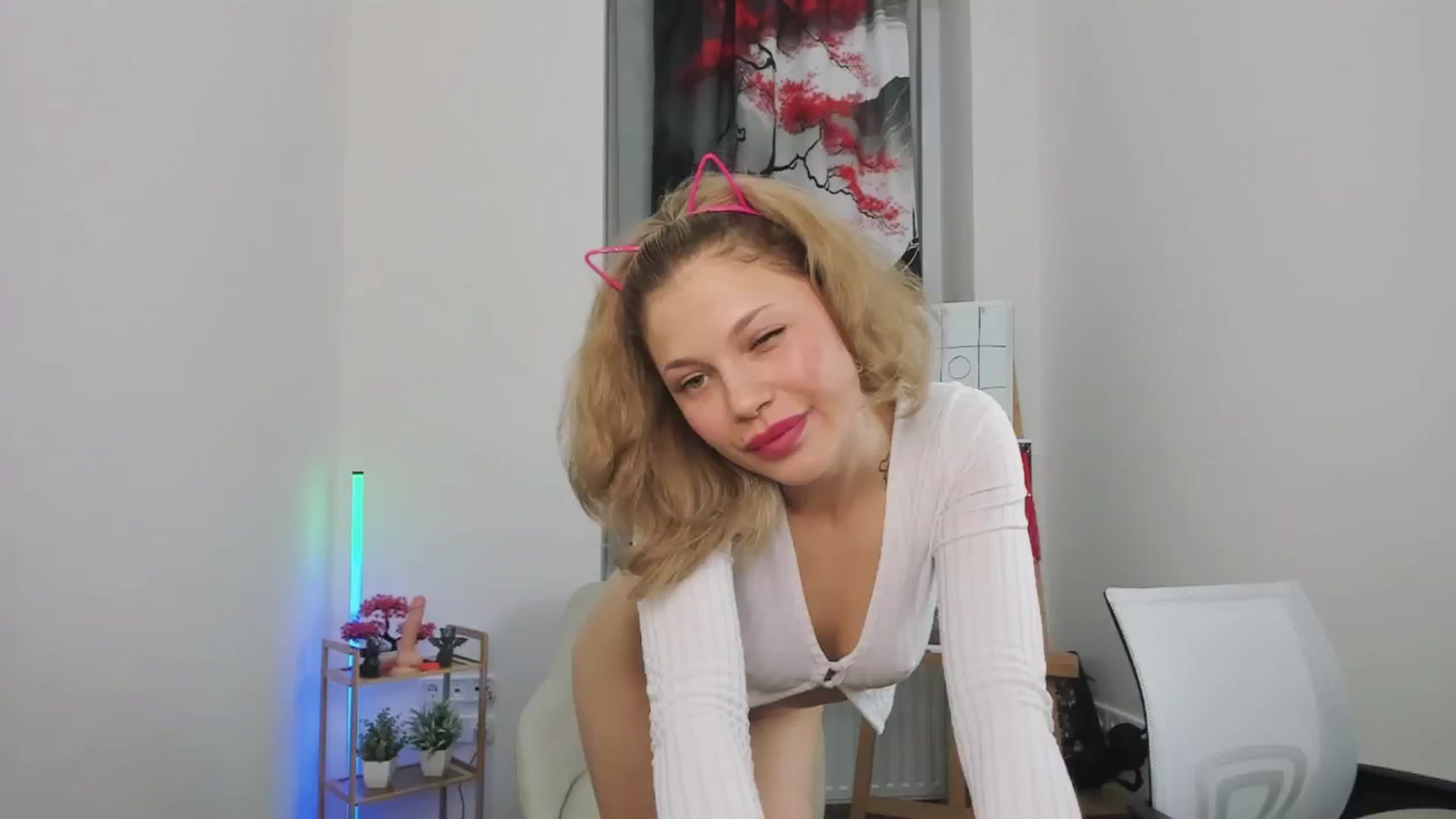 Gallery image thumbnail from Riley_Steele's myfreecams stream on, 10/19/2024, 24:53 image 19 of 20