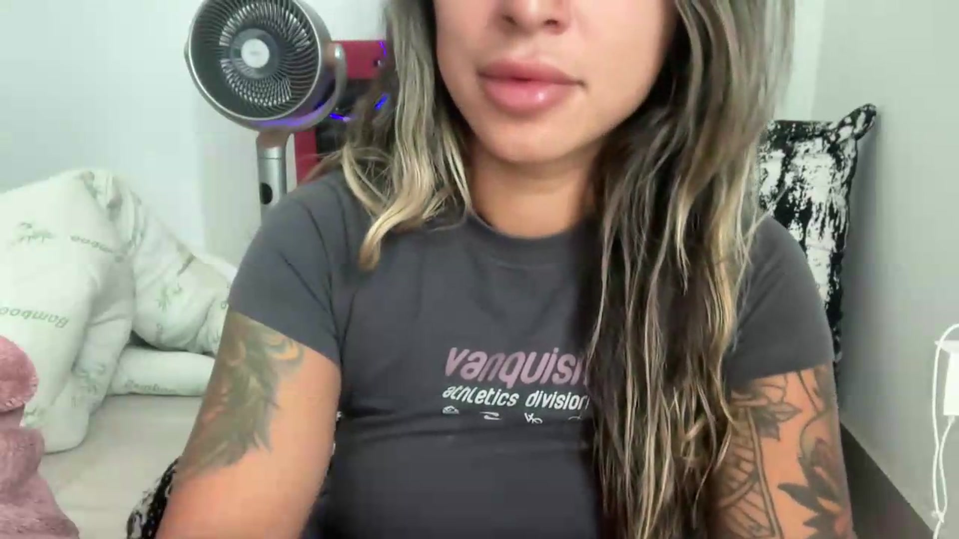 Gallery image thumbnail from Rileywildd's myfreecams stream on, 08/12/2026, 16:58 image 8 of 20