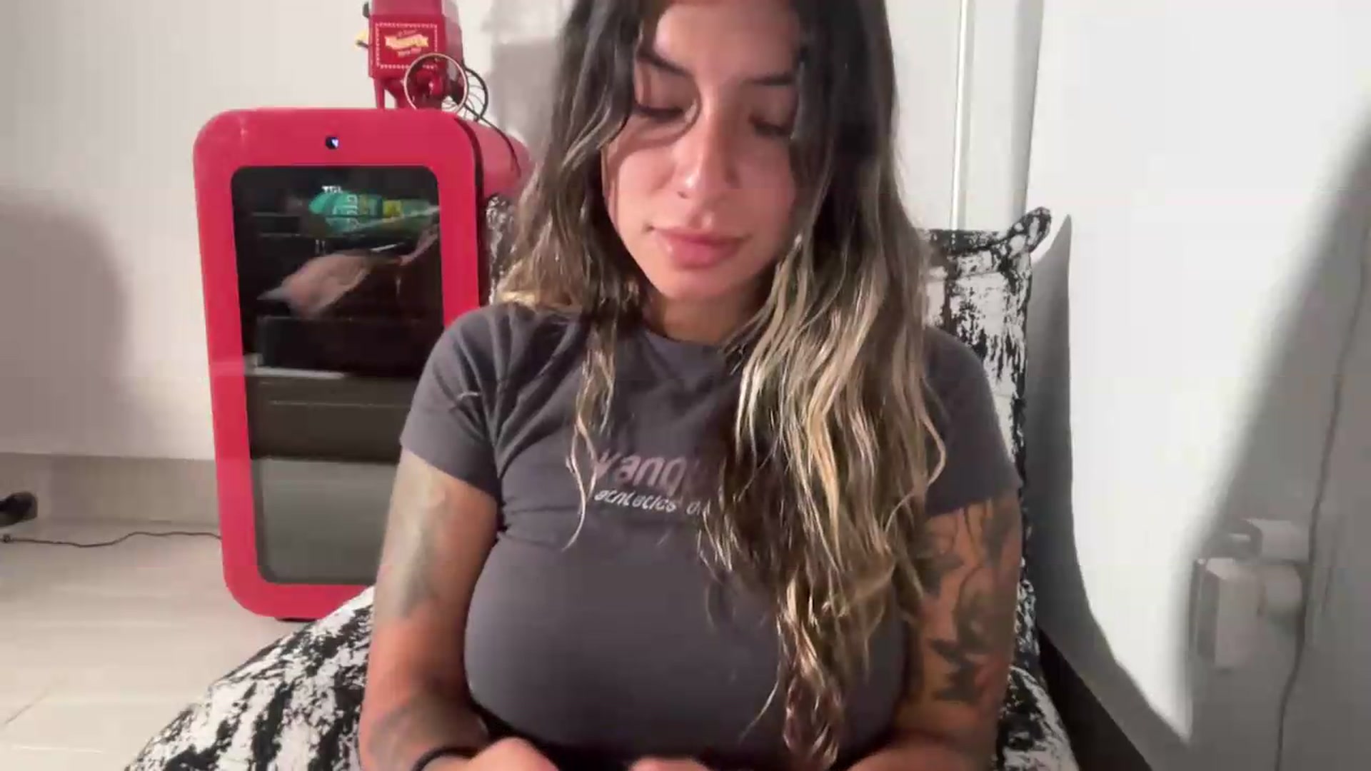 Gallery image thumbnail from Rileywildd's myfreecams stream on, 08/13/2026, 24:16 image 10 of 20