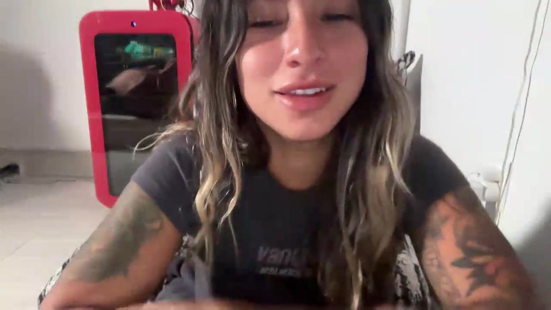 Gallery image thumbnail from Rileywildd's myfreecams stream on, 08/13/2026, 24:16 image 2 of 20