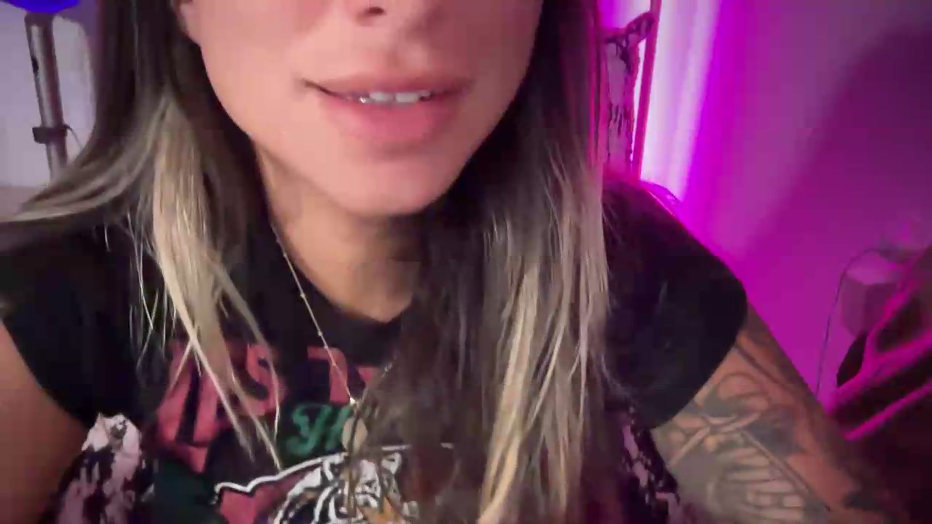 Gallery image thumbnail from Rileywildd's myfreecams stream on, 08/18/2026, 24:56 image 7 of 20