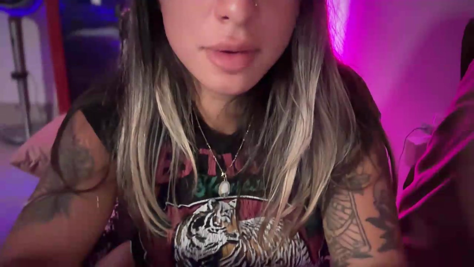 Gallery image thumbnail from Rileywildd's myfreecams stream on, 08/18/2026, 24:56 image 2 of 20