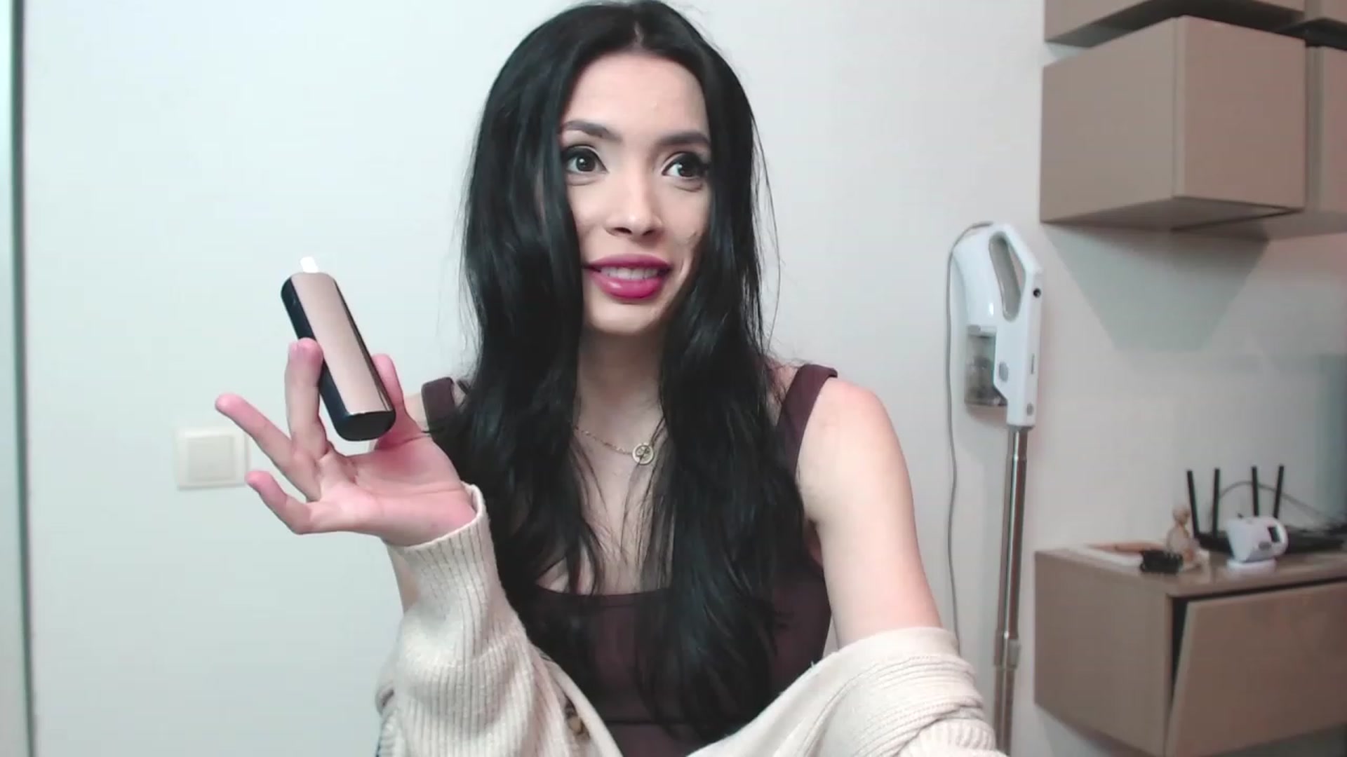 Gallery image thumbnail from Rileyy's myfreecams stream on, 04/03/2023, 23:14 image 4 of 20