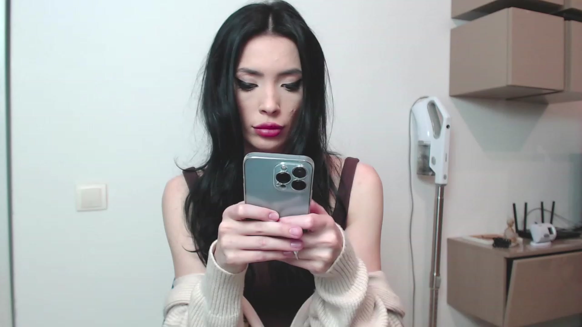 Gallery image thumbnail from Rileyy's myfreecams stream on, 04/03/2023, 23:14 image 3 of 20