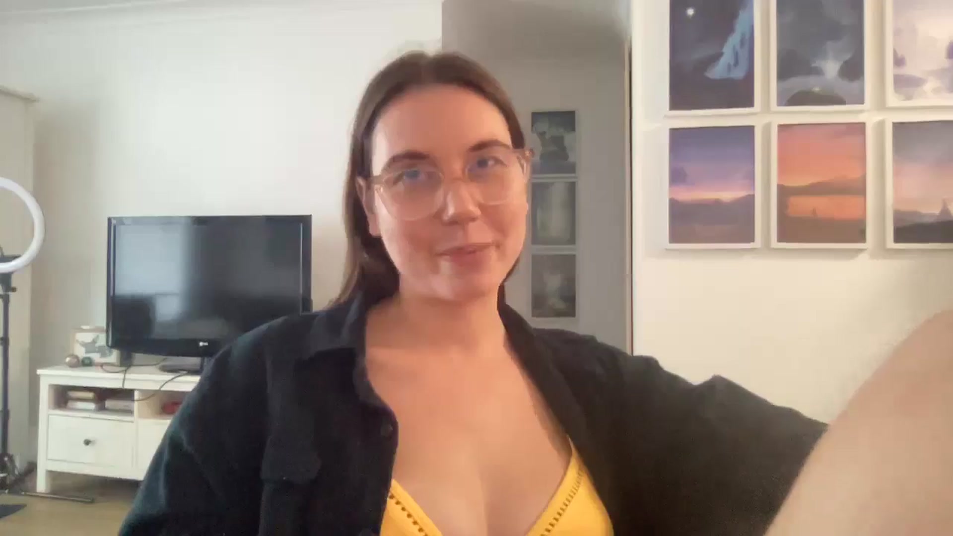 Gallery image thumbnail from Rileyy_Quinn's myfreecams stream on, 08/06/2025, 05:42 image 17 of 20