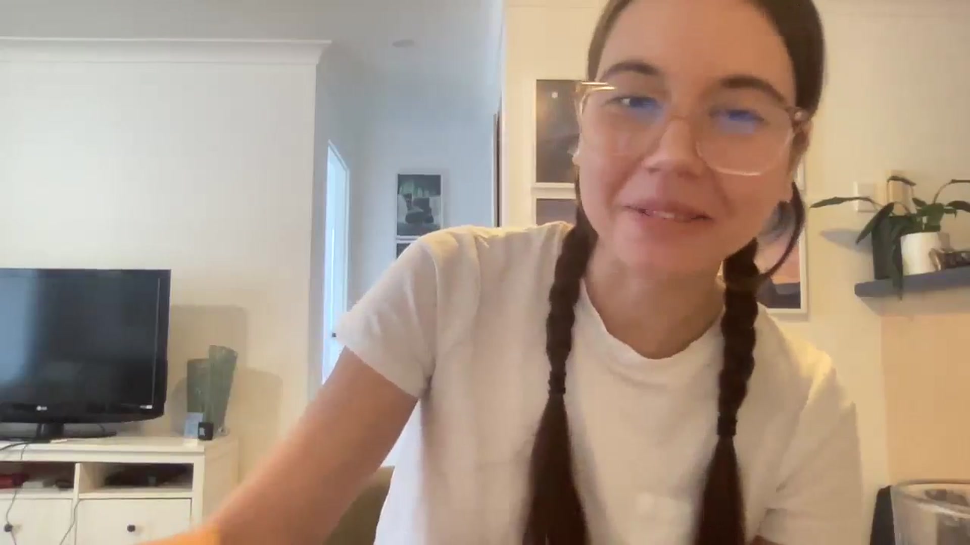 Gallery image thumbnail from Rileyy_Quinn's myfreecams stream on, 08/07/2025, 02:16 image 4 of 20