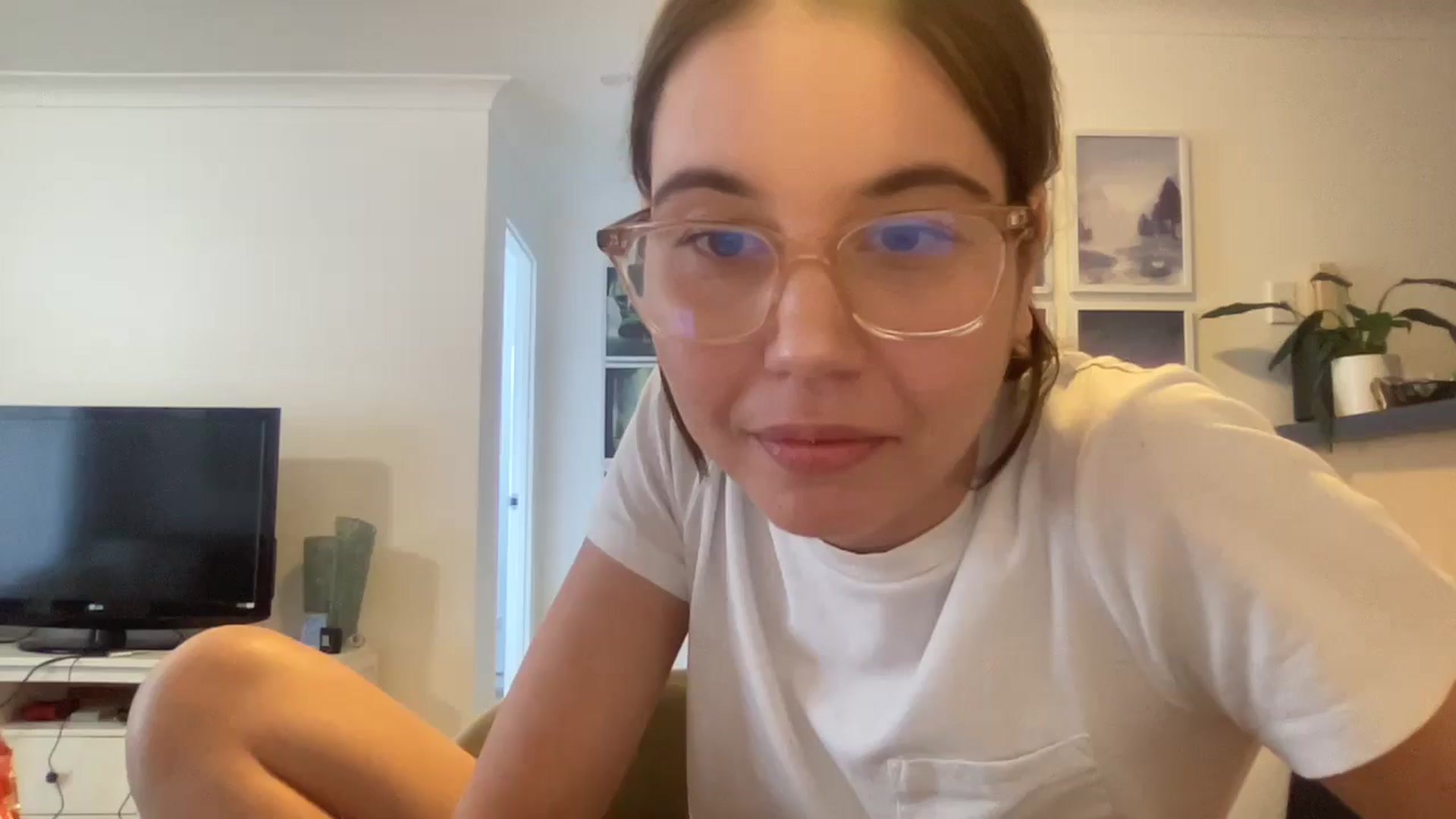 Gallery image thumbnail from Rileyy_Quinn's myfreecams stream on, 08/07/2025, 02:16 image 17 of 20