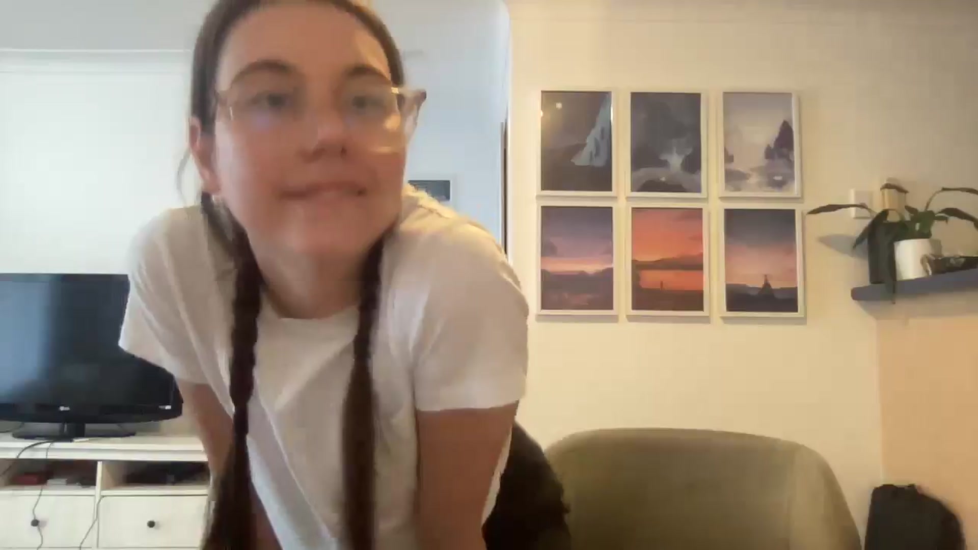 Gallery image thumbnail from Rileyy_Quinn's myfreecams stream on, 08/07/2025, 03:33 image 8 of 20