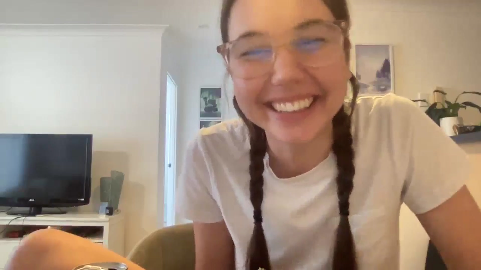 Gallery image thumbnail from Rileyy_Quinn's myfreecams stream on, 08/07/2025, 03:33 image 14 of 20