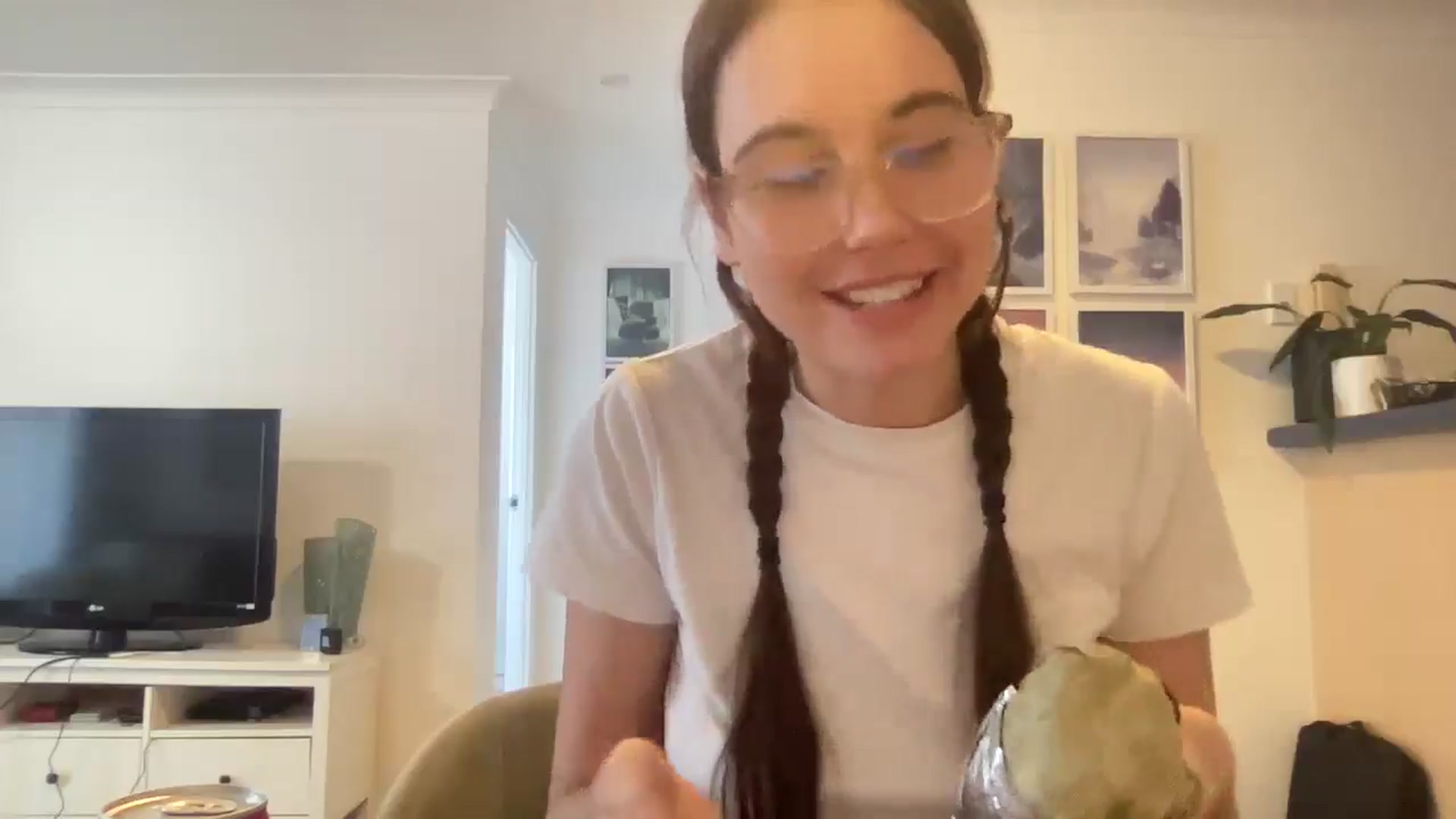 Gallery image thumbnail from Rileyy_Quinn's myfreecams stream on, 08/07/2025, 03:33 image 10 of 20