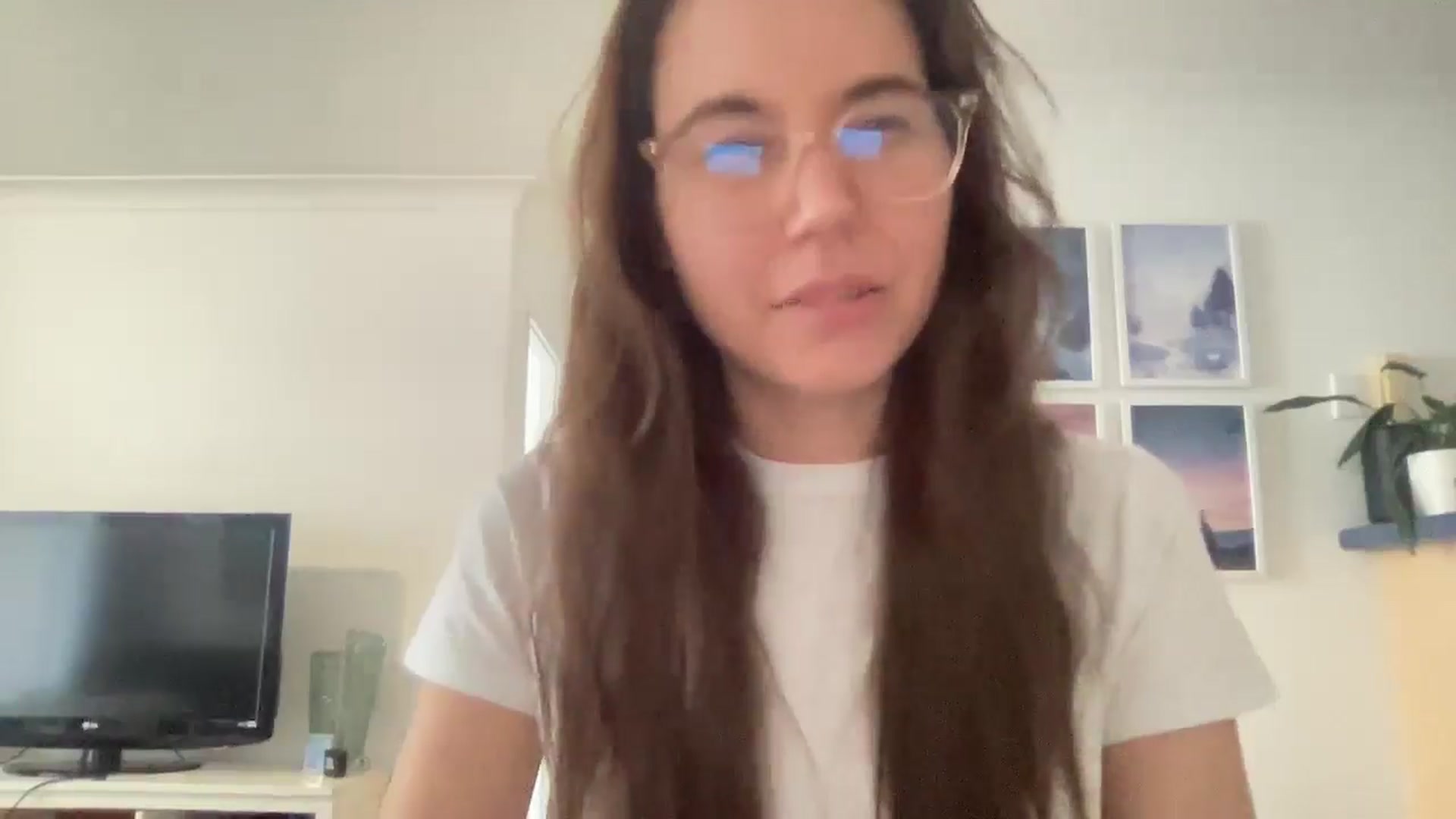 Gallery image thumbnail from Rileyy_Quinn's myfreecams stream on, 08/07/2025, 05:47 image 7 of 20
