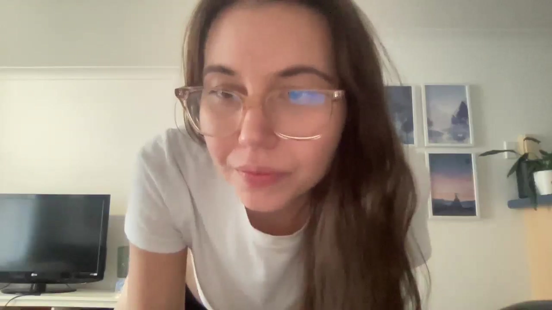 Gallery image thumbnail from Rileyy_Quinn's myfreecams stream on, 08/07/2025, 05:47 image 6 of 20