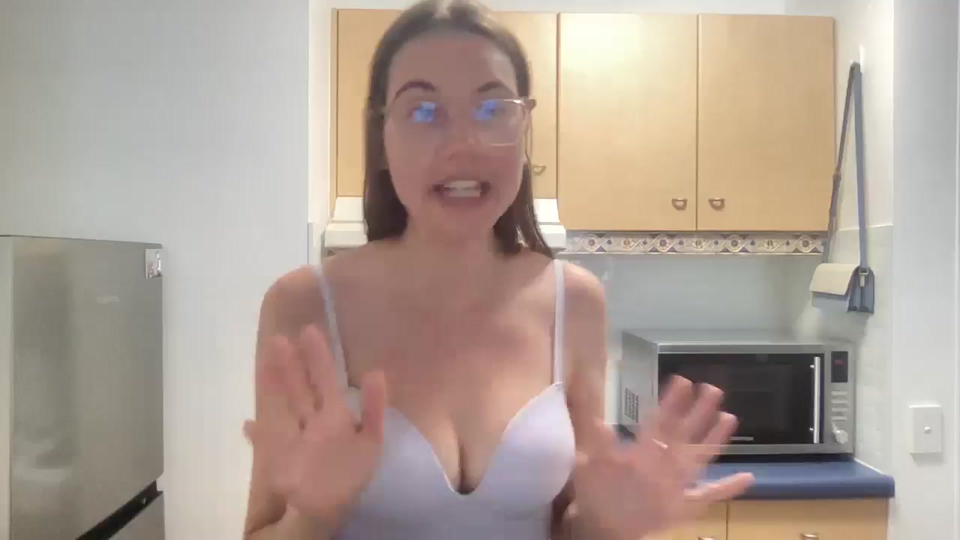 Gallery image thumbnail from Rileyy_Quinn's myfreecams stream on, 08/20/2025, 02:57 image 7 of 20