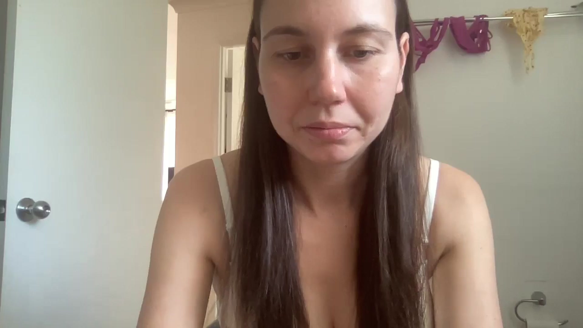 Gallery image thumbnail from Rileyy_Quinn's myfreecams stream on, 08/27/2025, 24:00 image 20 of 20