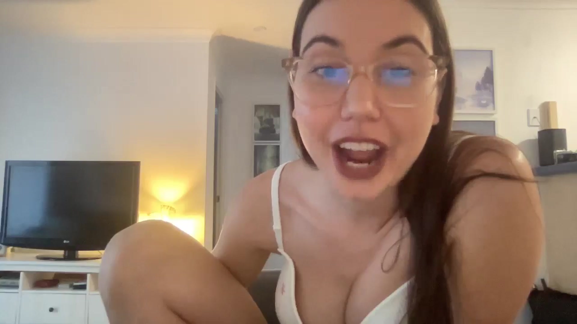Gallery image thumbnail from Rileyy_Quinn's myfreecams stream on, 08/27/2025, 03:25 image 3 of 20