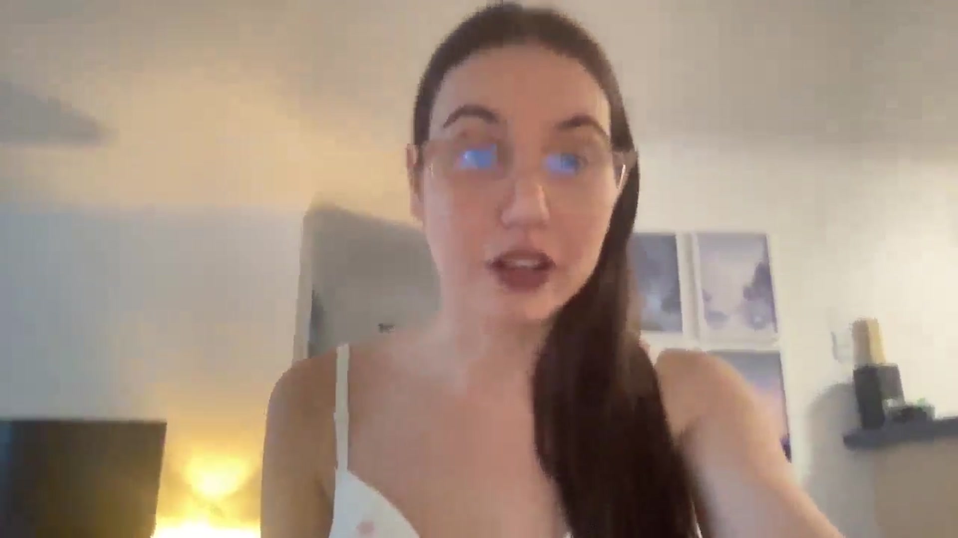 Gallery image thumbnail from Rileyy_Quinn's myfreecams stream on, 08/27/2025, 03:25 image 9 of 20