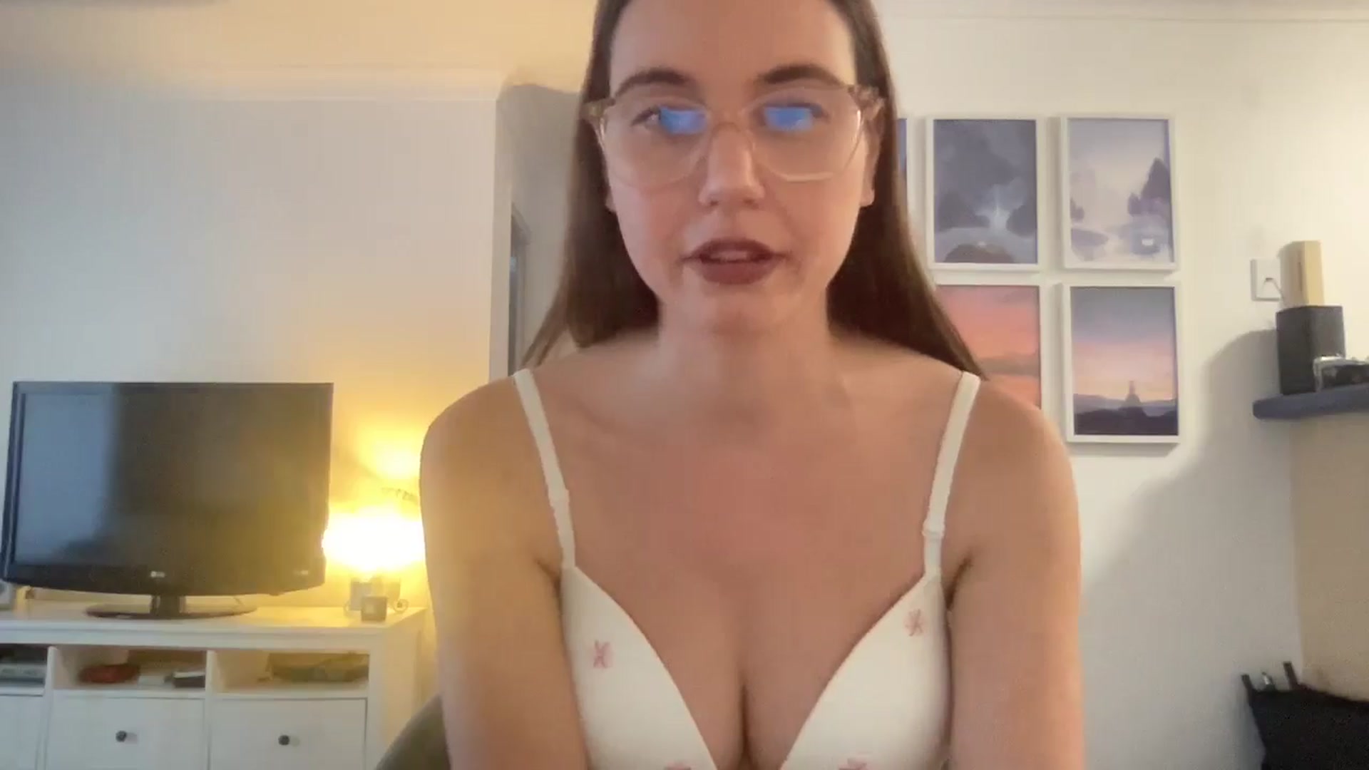 Gallery image thumbnail from Rileyy_Quinn's myfreecams stream on, 08/27/2025, 03:25 image 4 of 20