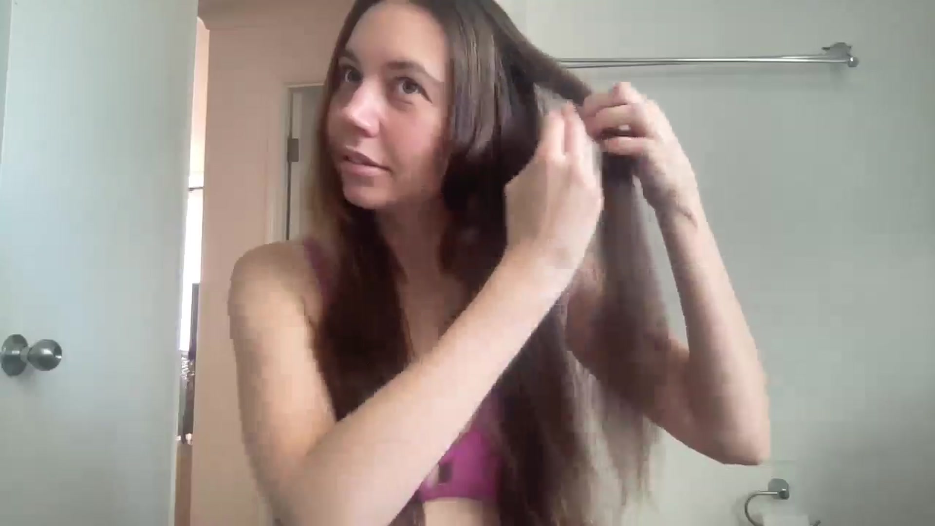 Gallery image thumbnail from Rileyy_Quinn's myfreecams stream on, 09/03/2025, 24:00 image 8 of 20