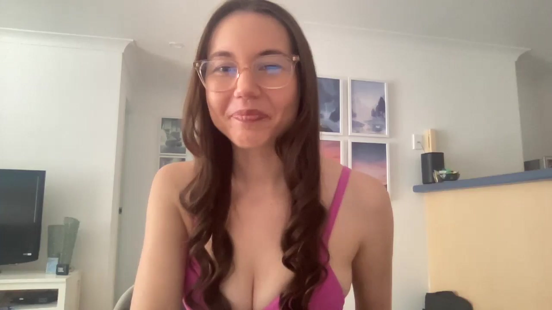 Gallery image thumbnail from Rileyy_Quinn's myfreecams stream on, 09/03/2025, 24:31 image 3 of 20