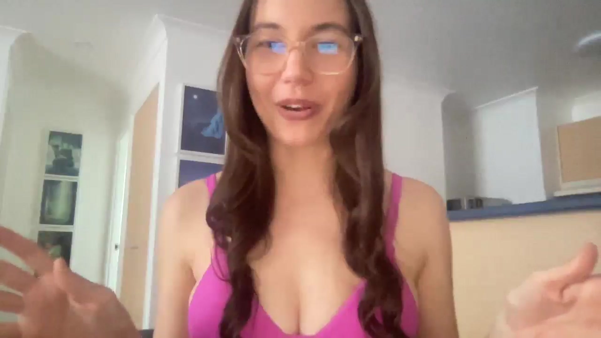 Gallery image thumbnail from Rileyy_Quinn's myfreecams stream on, 09/03/2025, 24:31 image 17 of 20