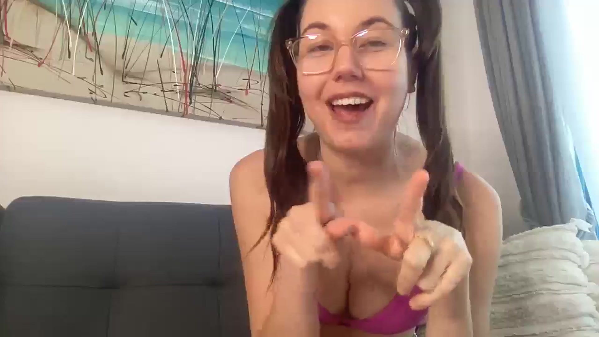 Gallery image thumbnail from Rileyy_Quinn's myfreecams stream on, 09/03/2025, 05:04 image 14 of 20
