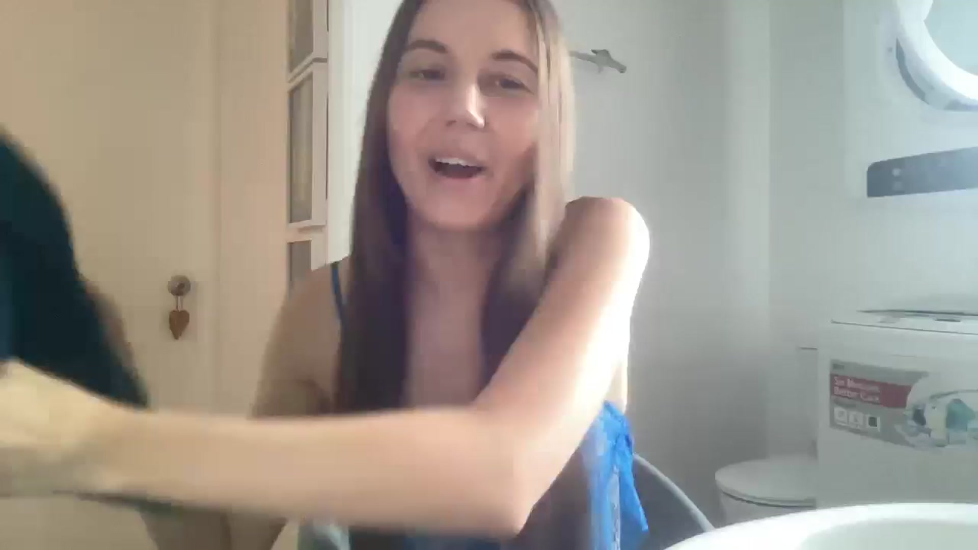 Gallery image thumbnail from Rileyy_Quinn's myfreecams stream on, 10/23/2025, 24:05 image 4 of 20