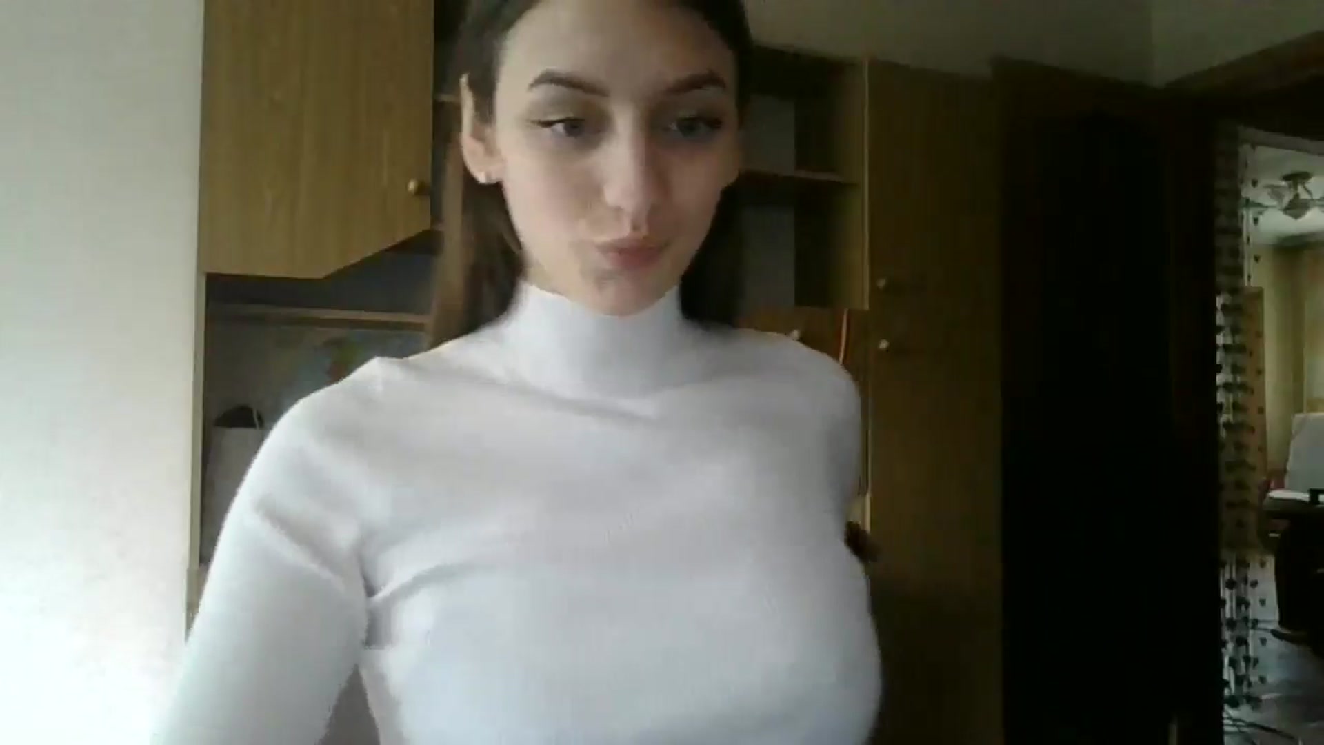Gallery image thumbnail from RinaCooper's myfreecams stream on, 05/18/2025, 10:15 image 3 of 20