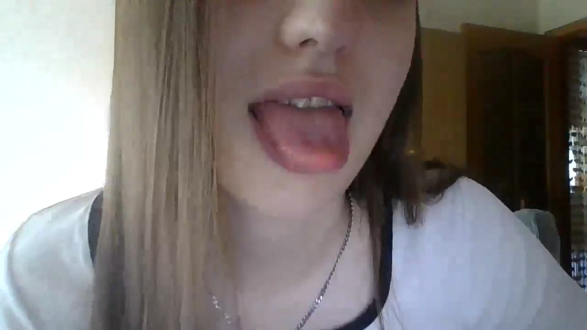 Gallery image thumbnail from RinaCooper's myfreecams stream on, 06/08/2025, 07:46 image 5 of 20