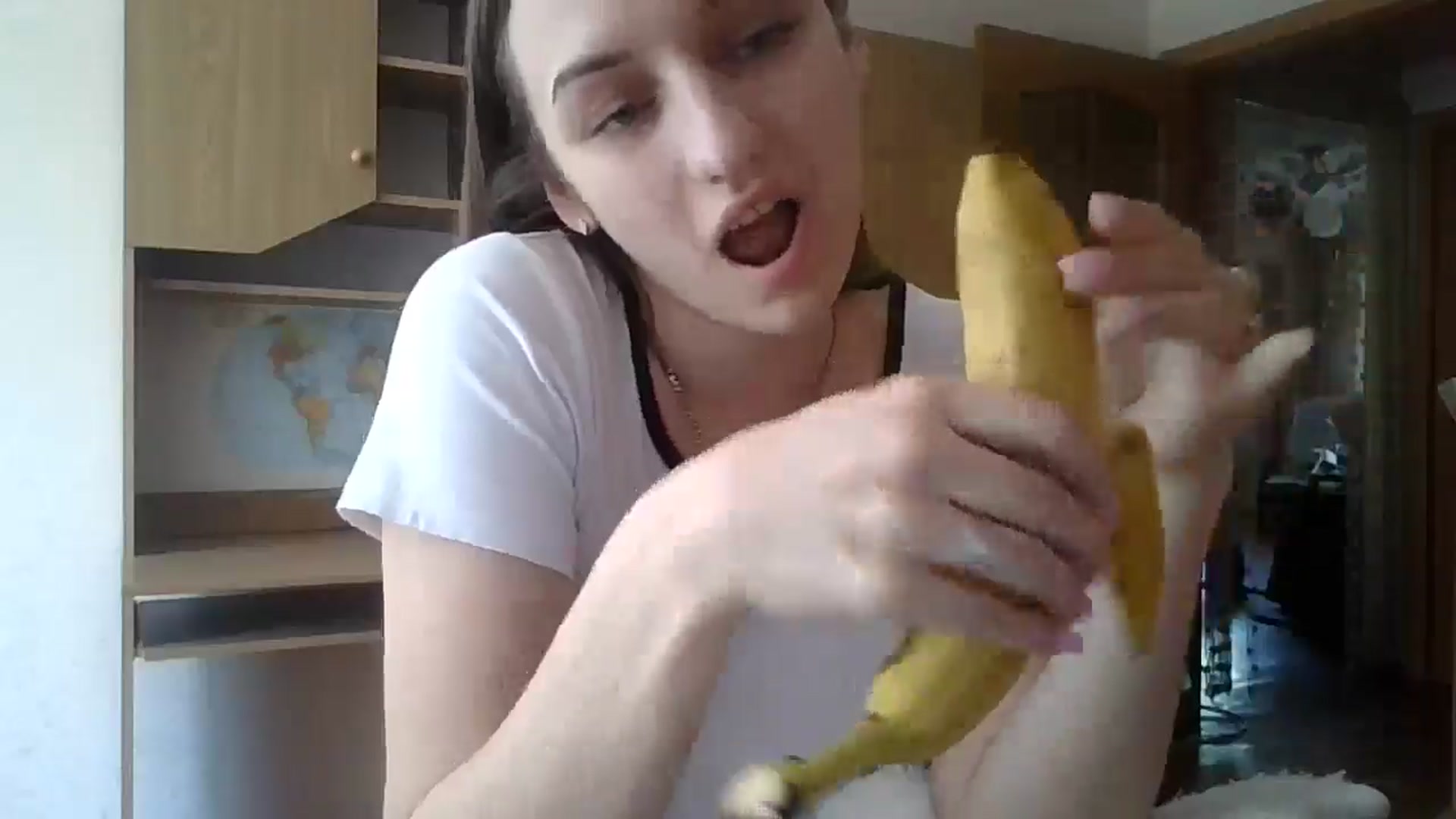 Gallery image thumbnail from RinaCooper's myfreecams stream on, 06/08/2025, 10:36 image 18 of 20