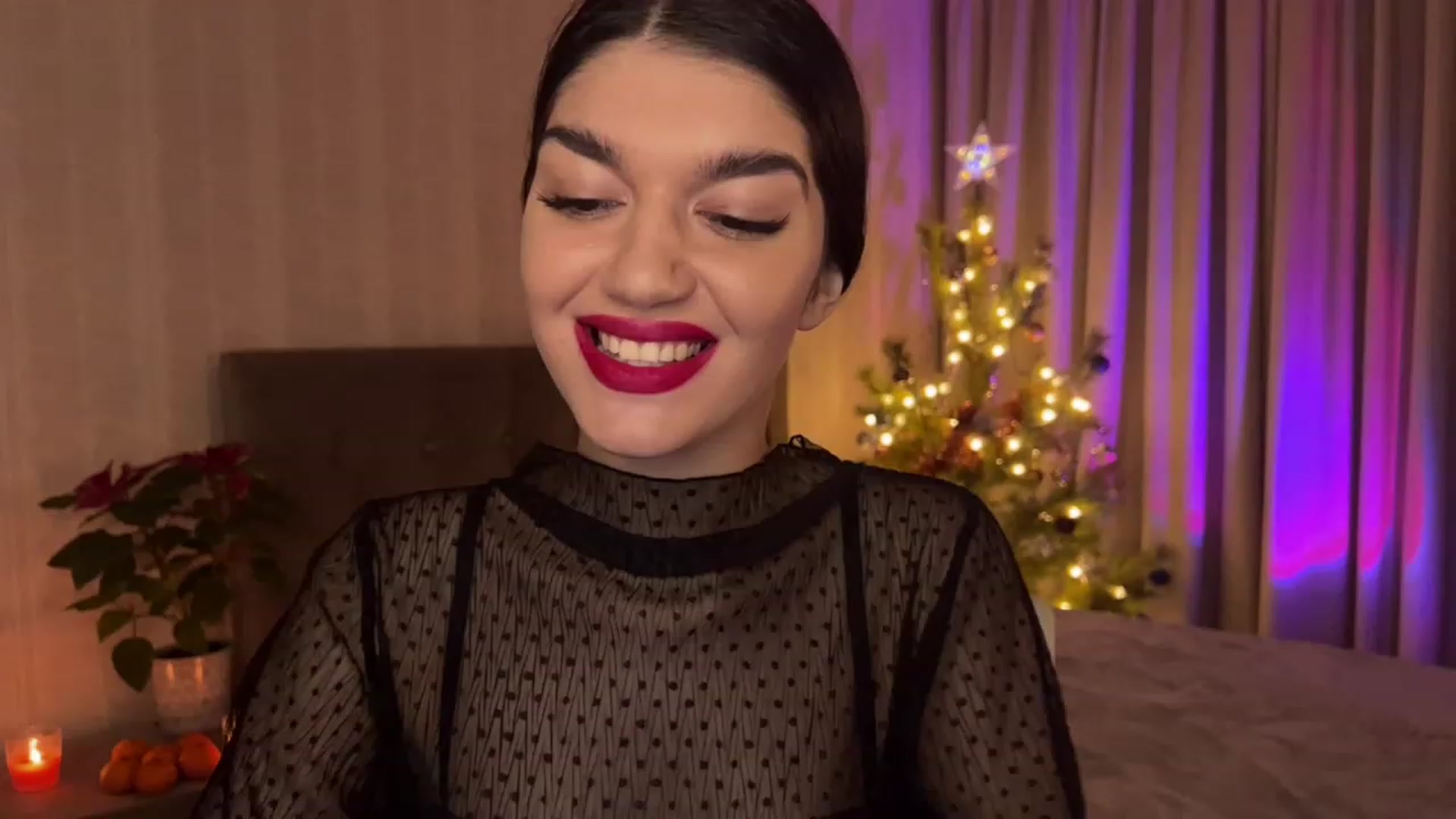 Gallery image thumbnail from RinaReed's myfreecams stream on, 12/25/2022, 20:46 image 16 of 20