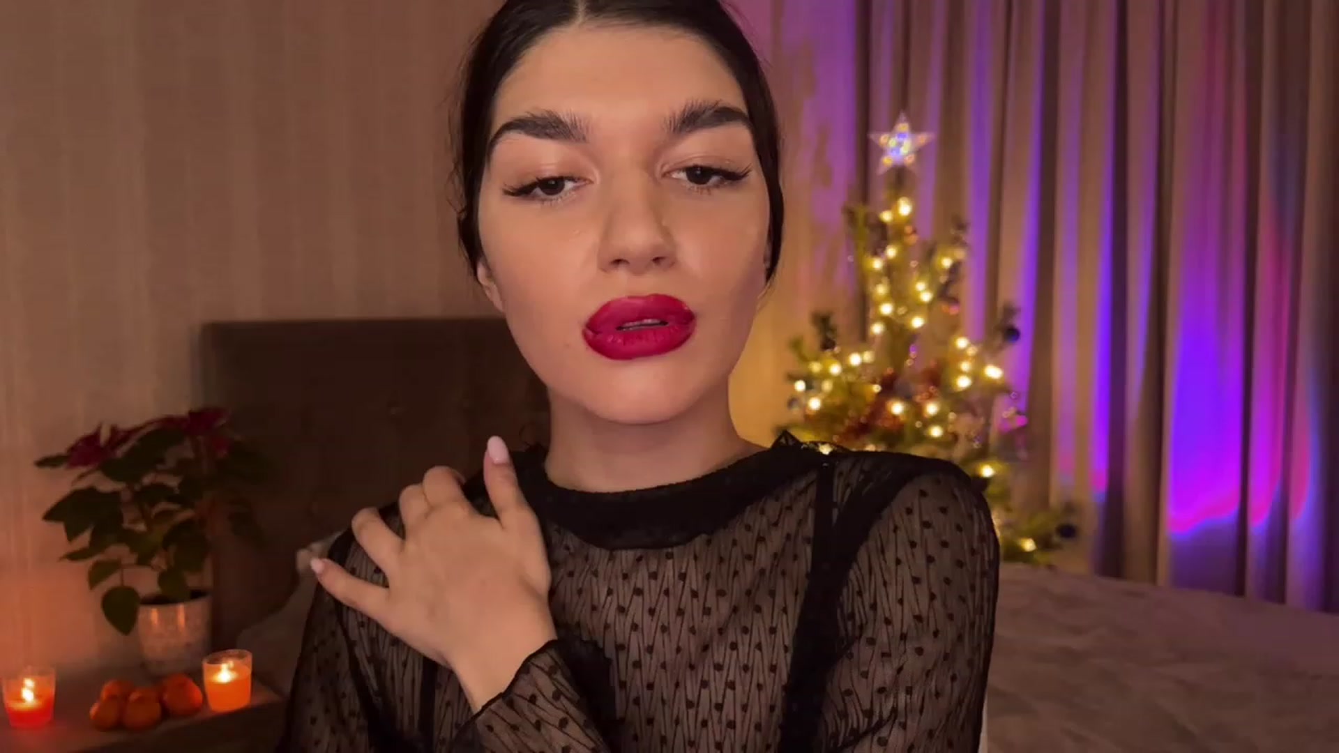 Gallery image thumbnail from RinaReed's myfreecams stream on, 12/25/2022, 20:46 image 18 of 20