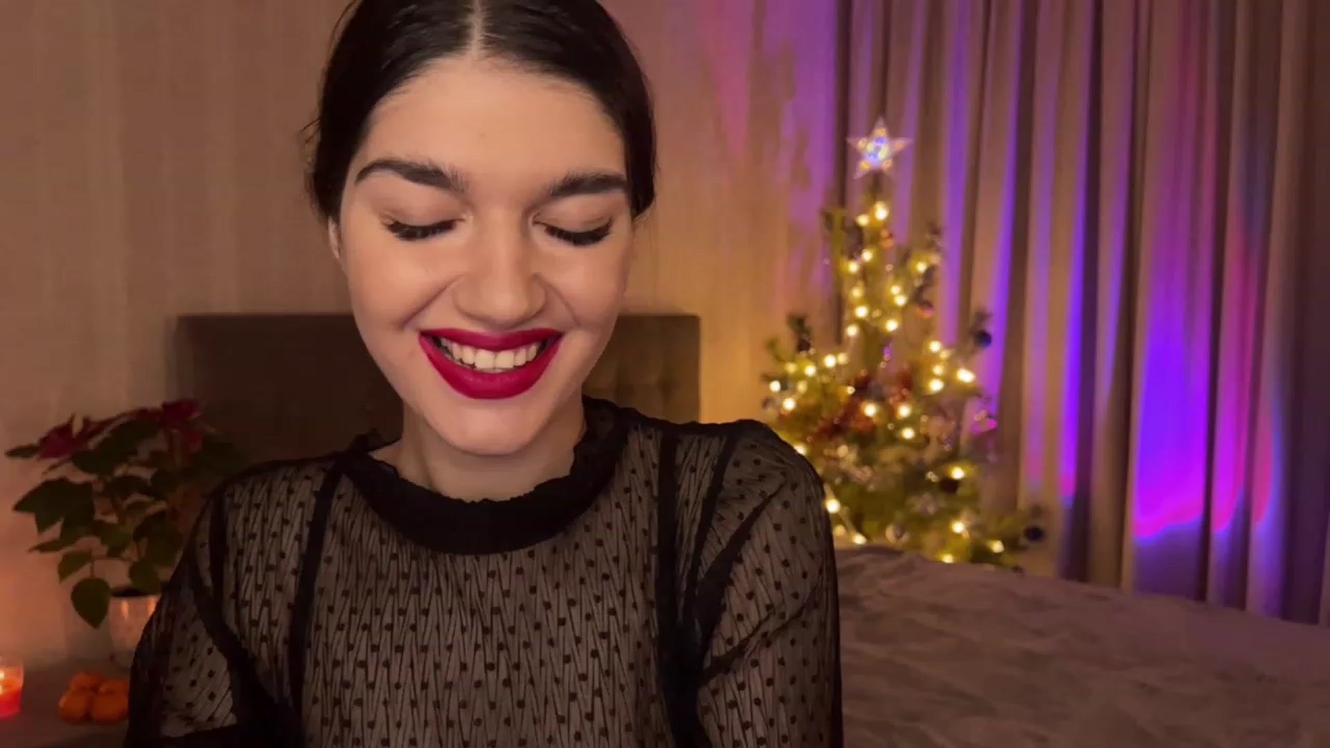 Gallery image thumbnail from RinaReed's myfreecams stream on, 12/25/2022, 20:46 image 10 of 20