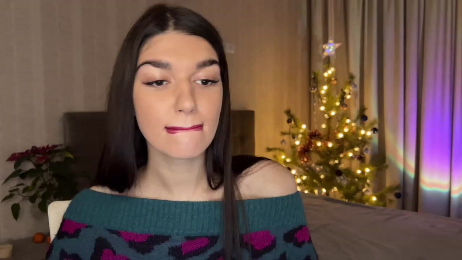 Gallery image thumbnail from RinaReed's myfreecams stream on, 12/26/2022, 18:07 image 5 of 20