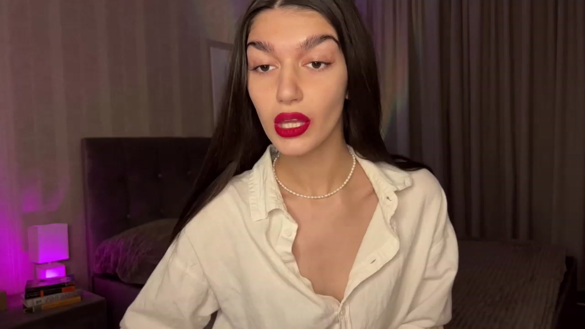 Gallery image thumbnail from RinaReed's myfreecams stream on, 02/07/2023, 15:40 image 8 of 20