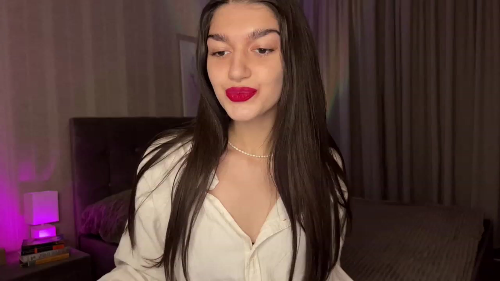 Gallery image thumbnail from RinaReed's myfreecams stream on, 02/07/2023, 15:40 image 7 of 20
