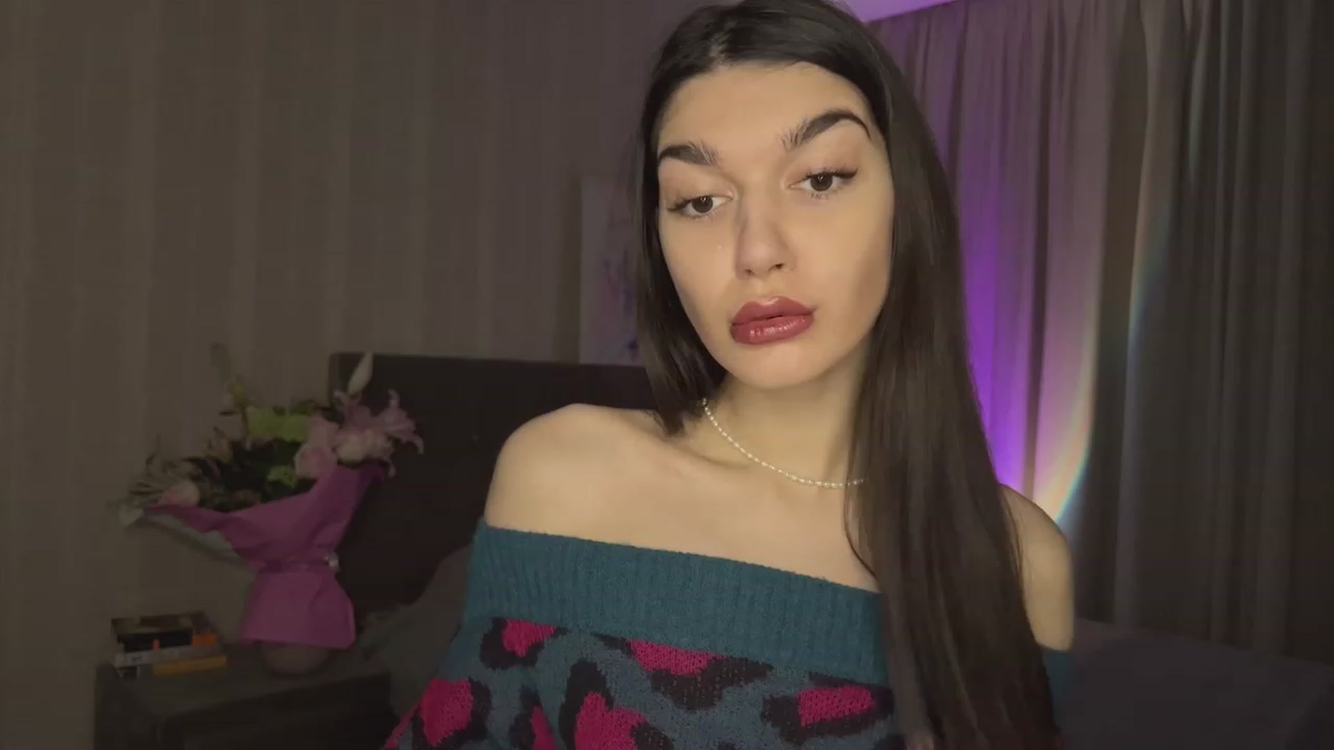 Gallery image thumbnail from RinaReed's myfreecams stream on, 03/10/2023, 19:12 image 2 of 20