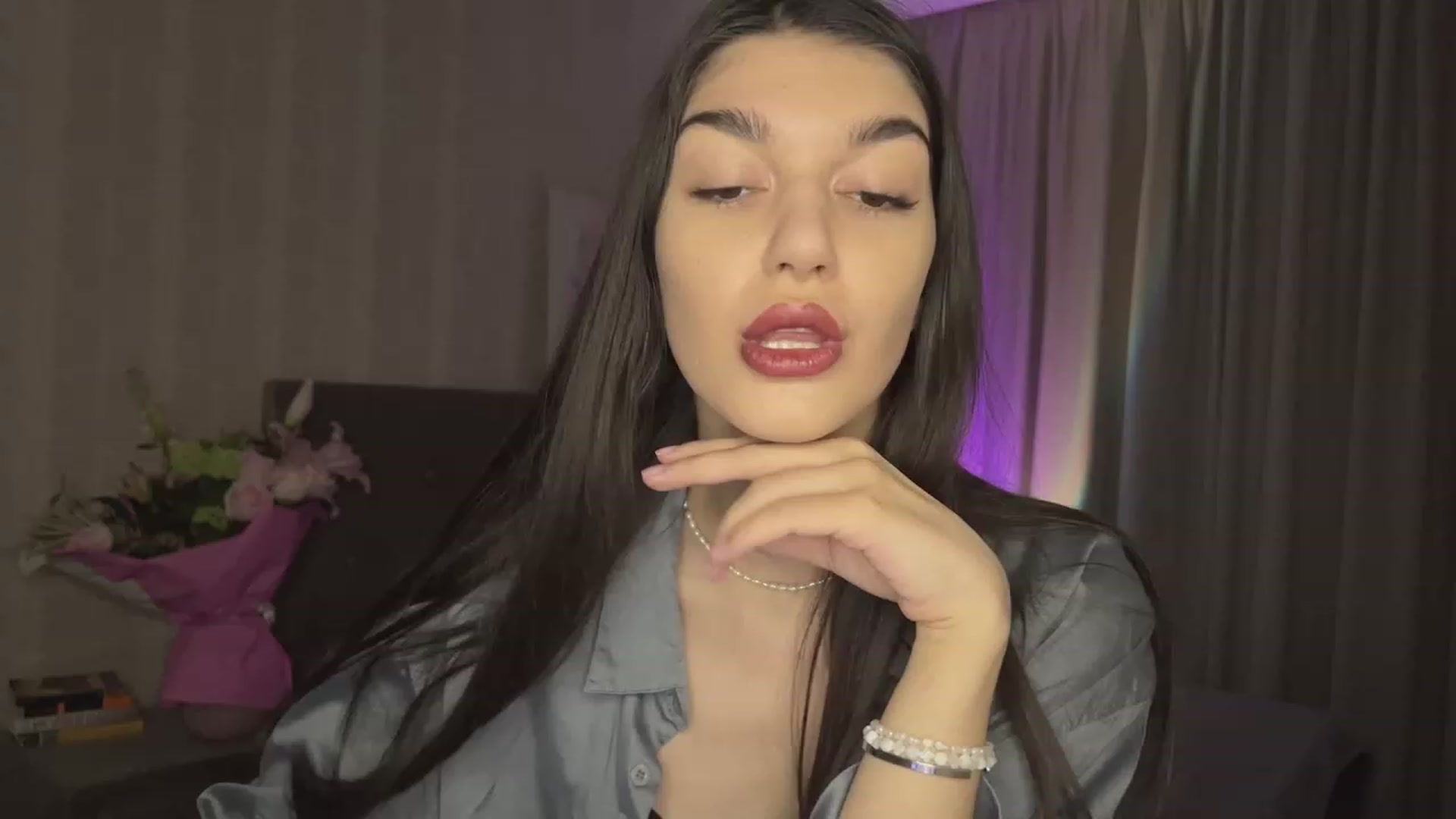 Gallery image thumbnail from RinaReed's myfreecams stream on, 03/10/2023, 19:12 image 10 of 20