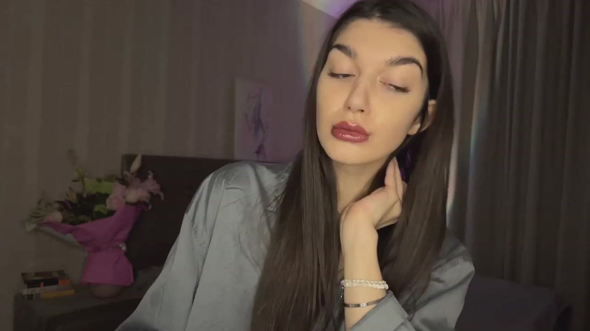 Gallery image thumbnail from RinaReed's myfreecams stream on, 03/10/2023, 20:11 image 18 of 20