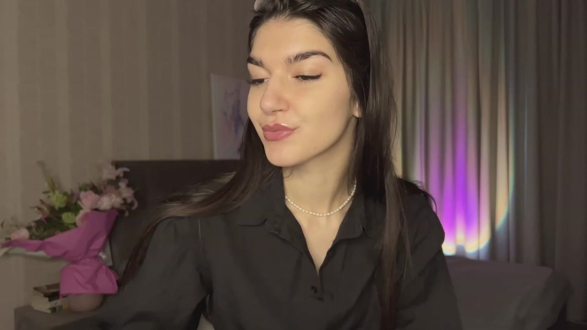 Gallery image thumbnail from RinaReed's myfreecams stream on, 03/12/2023, 17:42 image 10 of 20