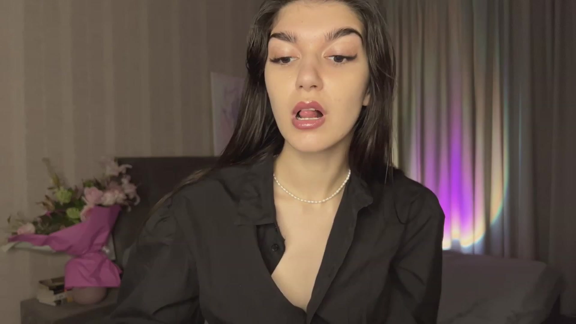 Gallery image thumbnail from RinaReed's myfreecams stream on, 03/12/2023, 17:42 image 19 of 20