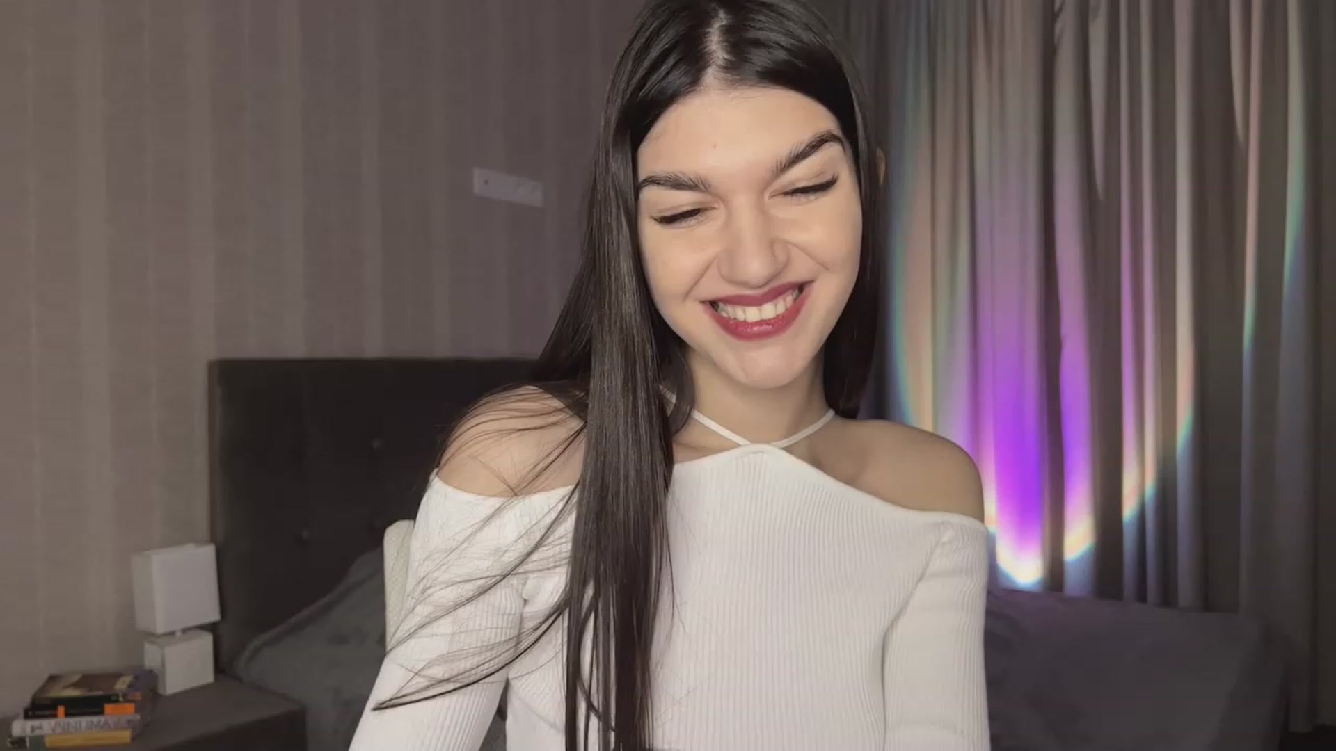 Gallery image thumbnail from RinaReed's myfreecams stream on, 03/18/2023, 16:15 image 17 of 20